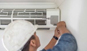 Read more about the article Cooling Solutions: How to Pick the Right AC Maintenance Company in Dubai