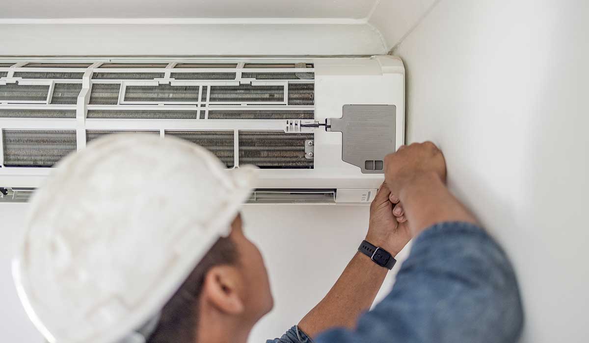 You are currently viewing Cooling Solutions: How to Pick the Right AC Maintenance Company in Dubai