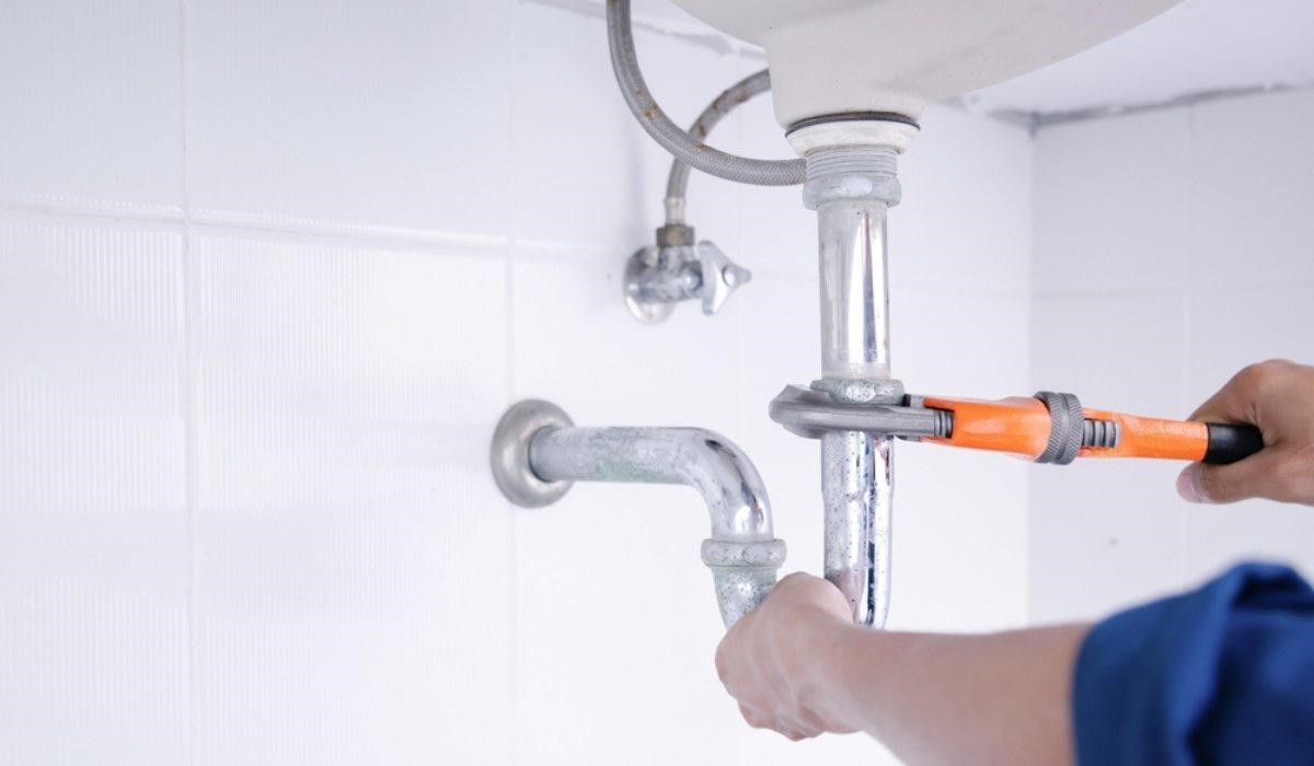 You are currently viewing Wave Goodbye to Water Waste: Creative Conservation Tips for Every Home